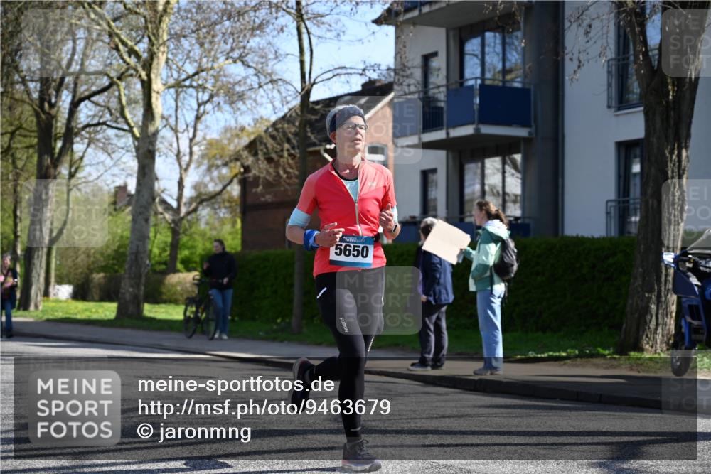 12.04.2026 - 45. Internationalen Wilhelmsburger Insellauf J. Mangold http://msf.ph/oto/9463679 12.04.2026 10:53:35 Ziel 5614, 4750, 2593, 2834, 2554, 5617, 5650, 4338, 5406, 5406, 2368, 5347, 3399, 2606, 3918, 5740, 2958, 2957, 2895, 3724, 2399 meine-sportfotos.de