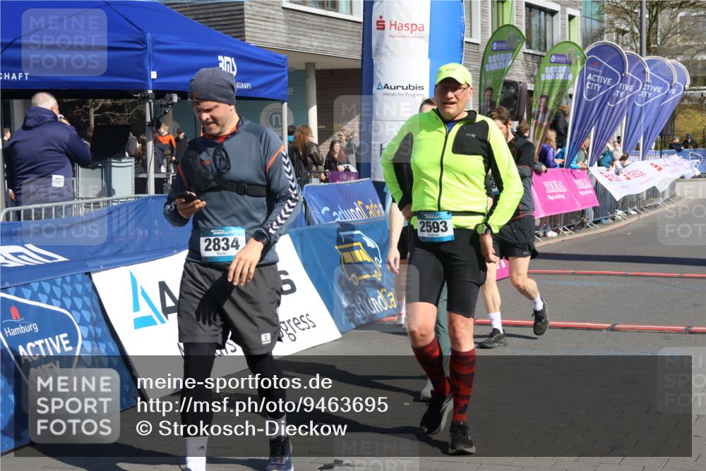 12.04.2026 - 45. Internationalen Wilhelmsburger Insellauf Strokosch-Dieckow http://msf.ph/oto/9463695 12.04.2026 10:54:02 Ziel 2834, 2554, 5617 meine-sportfotos.de