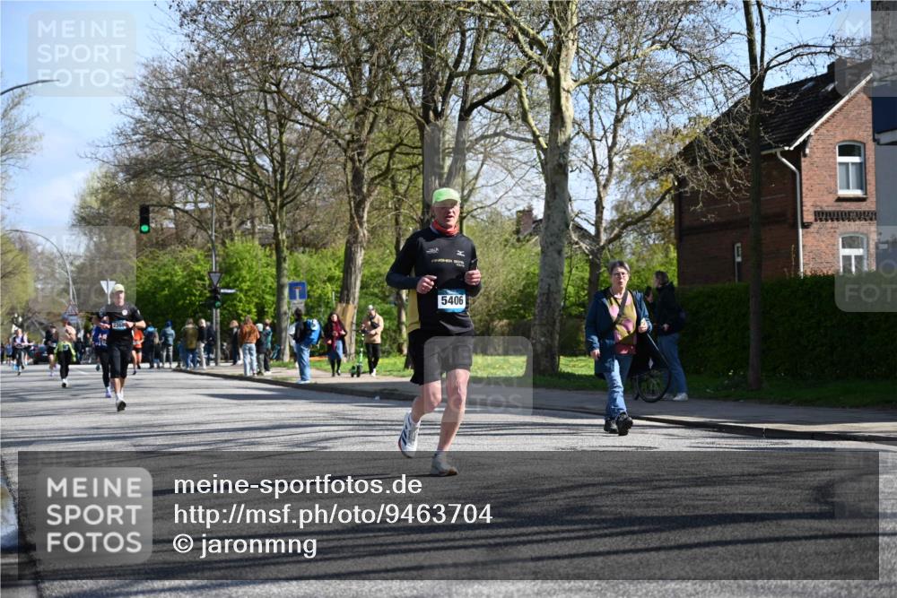12.04.2026 - 45. Internationalen Wilhelmsburger Insellauf J. Mangold http://msf.ph/oto/9463704 12.04.2026 10:53:44 Ziel 2554, 5617, 5650, 4338, 5406, 2368, 5347, 3399, 2606, 3918, 5740, 2958, 2957, 2895, 3724, 3724, 2399, 3580, 3596, 4131 meine-sportfotos.de
