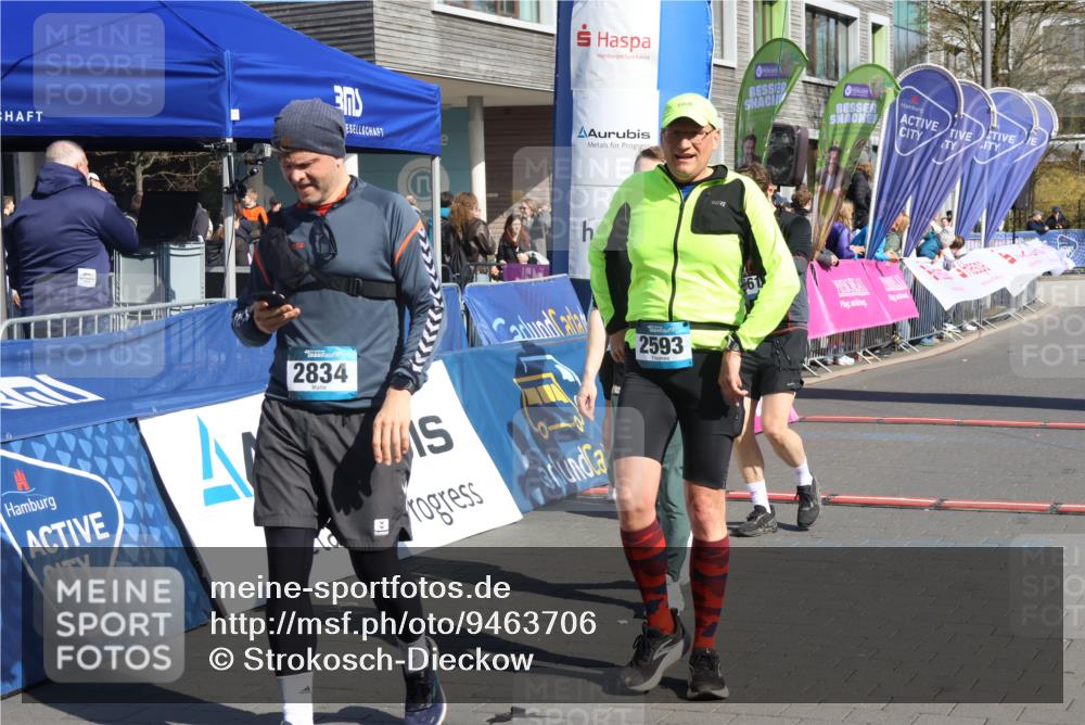 12.04.2026 - 45. Internationalen Wilhelmsburger Insellauf Strokosch-Dieckow http://msf.ph/oto/9463706 12.04.2026 10:54:02 Ziel 2834, 2554, 5617 meine-sportfotos.de