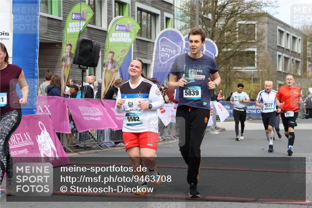 12.04.2026 - 45. Internationalen Wilhelmsburger Insellauf Strokosch-Dieckow http://msf.ph/oto/9463708 12.04.2026 13:16:28 Ziel 2681, 5839, 5582, 5666, 3993, 5517 meine-sportfotos.de