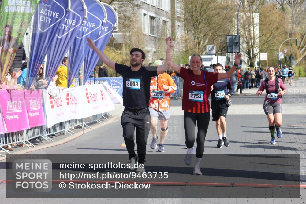 12.04.2026 - 45. Internationalen Wilhelmsburger Insellauf Strokosch-Dieckow http://msf.ph/oto/9463735 12.04.2026 11:13:04 Ziel 3517, 2739, 3003, 2753, 2272 meine-sportfotos.de