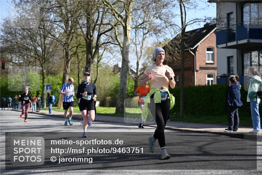 12.04.2026 - 45. Internationalen Wilhelmsburger Insellauf J. Mangold http://msf.ph/oto/9463751 12.04.2026 10:53:56 Ziel 4338, 5406, 2368, 5347, 3399, 2606, 3918, 5740, 2958, 2957, 2895, 3724, 3724, 2399, 3580, 3596, 4131, 2569, 4389, 4390, 2701 meine-sportfotos.de