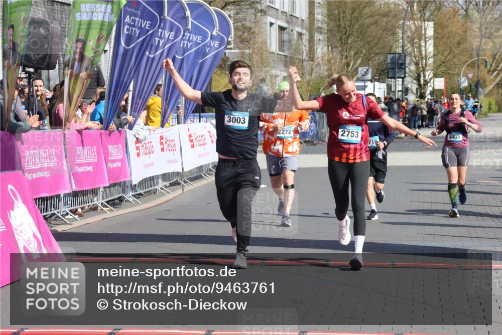 12.04.2026 - 45. Internationalen Wilhelmsburger Insellauf Strokosch-Dieckow http://msf.ph/oto/9463761 12.04.2026 11:13:05 Ziel 2739, 3003, 2753, 2272, 3718, 3405 meine-sportfotos.de