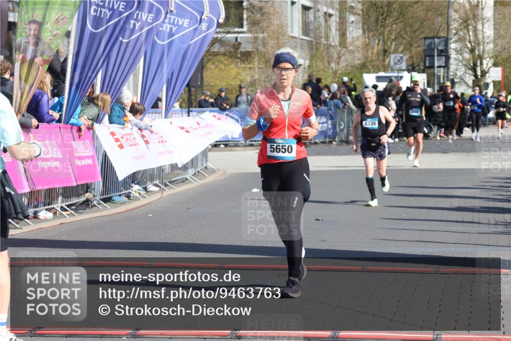 12.04.2026 - 45. Internationalen Wilhelmsburger Insellauf Strokosch-Dieckow http://msf.ph/oto/9463763 12.04.2026 10:54:06 Ziel 5650 meine-sportfotos.de