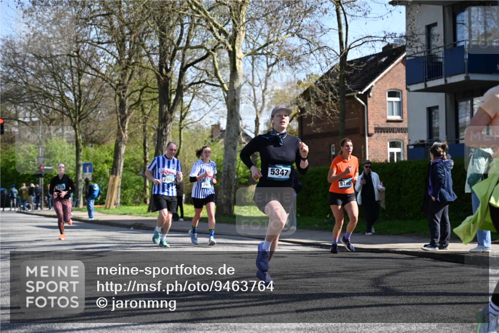 12.04.2026 - 45. Internationalen Wilhelmsburger Insellauf J. Mangold http://msf.ph/oto/9463764 12.04.2026 10:53:57 Ziel 4338, 5406, 2368, 5347, 3399, 2606, 3918, 5740, 2958, 2957, 2895, 3724, 2399, 3580, 3596, 4131, 2569, 4389, 4390, 2701 meine-sportfotos.de