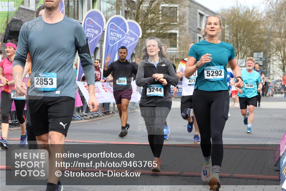 12.04.2026 - 45. Internationalen Wilhelmsburger Insellauf Strokosch-Dieckow http://msf.ph/oto/9463765 12.04.2026 13:16:17 Ziel 3250, 5008, 2853, 3280, 3244, 5292, 4861, 2032, 4731, 2884, 3850, 4053, 5686 meine-sportfotos.de
