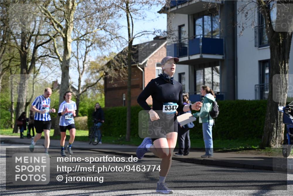 12.04.2026 - 45. Internationalen Wilhelmsburger Insellauf J. Mangold http://msf.ph/oto/9463774 12.04.2026 10:53:58 Ziel 5406, 2368, 5347, 3399, 2606, 3918, 5740, 2958, 2957, 2895, 3724, 2399, 3580, 3596, 4131, 2569, 4389, 4390, 2701 meine-sportfotos.de
