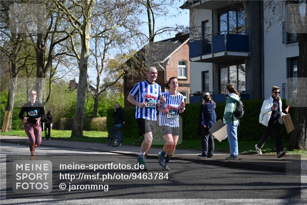 12.04.2026 - 45. Internationalen Wilhelmsburger Insellauf J. Mangold http://msf.ph/oto/9463784 12.04.2026 10:53:59 Ziel 5406, 2368, 5347, 3399, 2606, 3918, 5740, 2958, 2957, 2895, 3724, 2399, 2399, 3580, 3596, 4131, 2569, 4389, 4390, 2701 meine-sportfotos.de