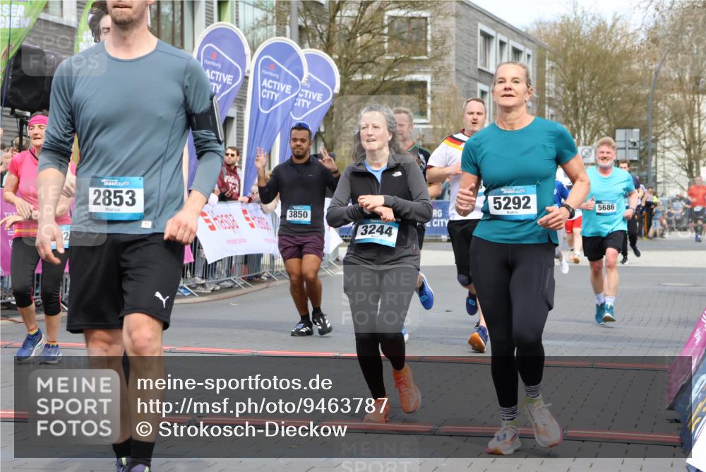 12.04.2026 - 45. Internationalen Wilhelmsburger Insellauf Strokosch-Dieckow http://msf.ph/oto/9463787 12.04.2026 13:16:17 Ziel 3250, 5008, 2853, 3280, 3244, 5292, 4861, 2032, 4731, 2884, 3850, 4053, 5686 meine-sportfotos.de