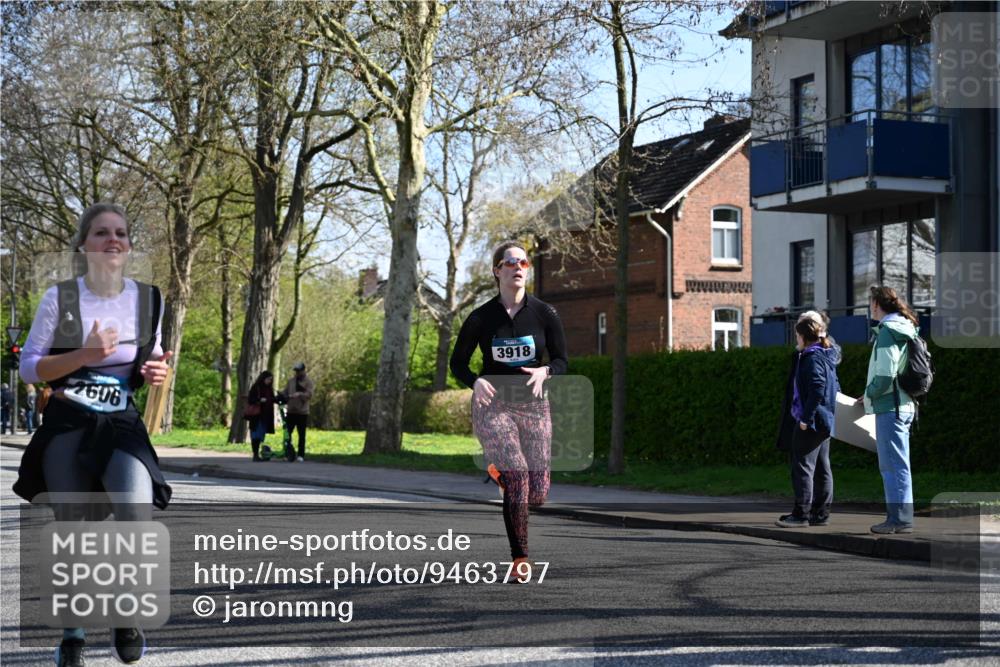12.04.2026 - 45. Internationalen Wilhelmsburger Insellauf J. Mangold http://msf.ph/oto/9463797 12.04.2026 10:54:01 Ziel 2368, 5347, 3399, 2606, 3918, 5740, 2958, 2957, 2895, 3724, 2399, 3580, 3596, 4131, 2569, 4389, 4390, 2701 meine-sportfotos.de