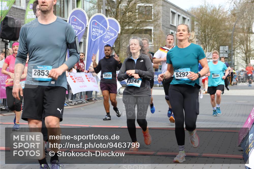 12.04.2026 - 45. Internationalen Wilhelmsburger Insellauf Strokosch-Dieckow http://msf.ph/oto/9463799 12.04.2026 13:16:17 Ziel 3250, 5008, 2853, 3280, 3244, 5292, 4861, 2032, 4731, 2884, 3850, 4053, 5686 meine-sportfotos.de