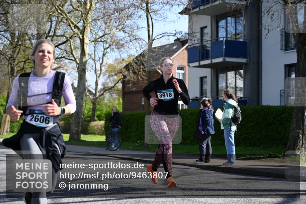 12.04.2026 - 45. Internationalen Wilhelmsburger Insellauf J. Mangold http://msf.ph/oto/9463807 12.04.2026 10:54:01 Ziel 2368, 5347, 3399, 2606, 3918, 5740, 2958, 2957, 2895, 3724, 2399, 3580, 3596, 4131, 2569, 4389, 4390, 2701 meine-sportfotos.de