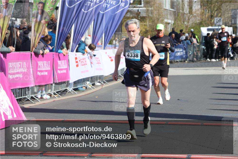 12.04.2026 - 45. Internationalen Wilhelmsburger Insellauf Strokosch-Dieckow http://msf.ph/oto/9463809 12.04.2026 10:54:11 Ziel 5650, 4338, 5406 meine-sportfotos.de