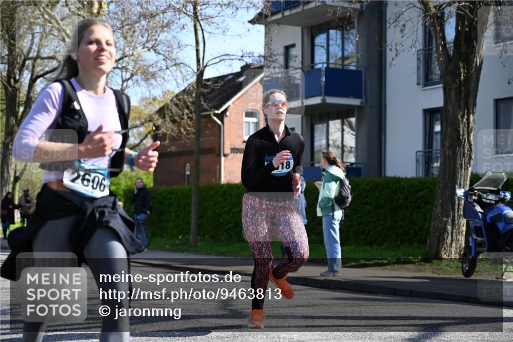 12.04.2026 - 45. Internationalen Wilhelmsburger Insellauf J. Mangold http://msf.ph/oto/9463813 12.04.2026 10:54:02 Ziel 2368, 5347, 3399, 2606, 3918, 5740, 2958, 2957, 2895, 3724, 2399, 3580, 3596, 4131, 2569, 4389, 2569, 4389, 4390, 2701, 4687 meine-sportfotos.de