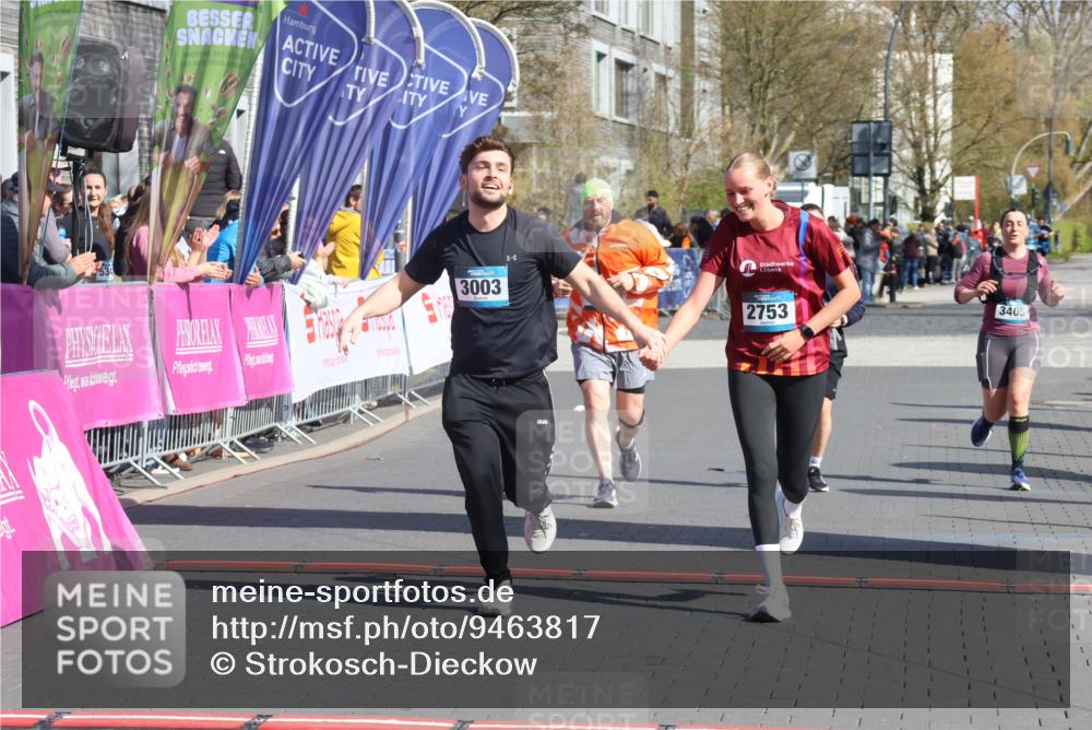 12.04.2026 - 45. Internationalen Wilhelmsburger Insellauf Strokosch-Dieckow http://msf.ph/oto/9463817 12.04.2026 11:13:05 Ziel 2739, 3003, 2753, 2272, 3718, 3405 meine-sportfotos.de