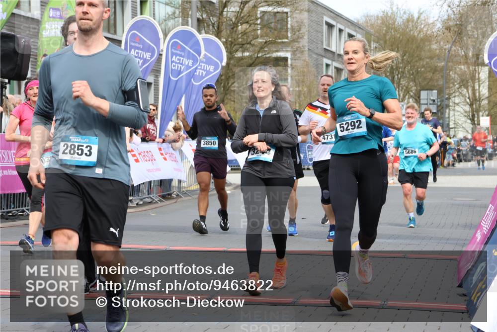 12.04.2026 - 45. Internationalen Wilhelmsburger Insellauf Strokosch-Dieckow http://msf.ph/oto/9463822 12.04.2026 13:16:17 Ziel 3250, 5008, 2853, 3280, 3244, 5292, 4861, 2032, 4731, 2884, 3850, 4053, 5686 meine-sportfotos.de