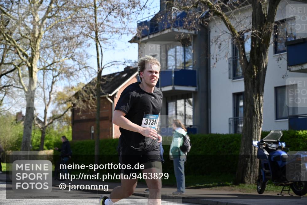 12.04.2026 - 45. Internationalen Wilhelmsburger Insellauf J. Mangold http://msf.ph/oto/9463829 12.04.2026 10:54:09 Ziel 2606, 3918, 5740, 2958, 2957, 2895, 3724, 2399, 3580, 3596, 4131, 2569, 4389, 4390, 2701, 4687, 3818, 4711 meine-sportfotos.de