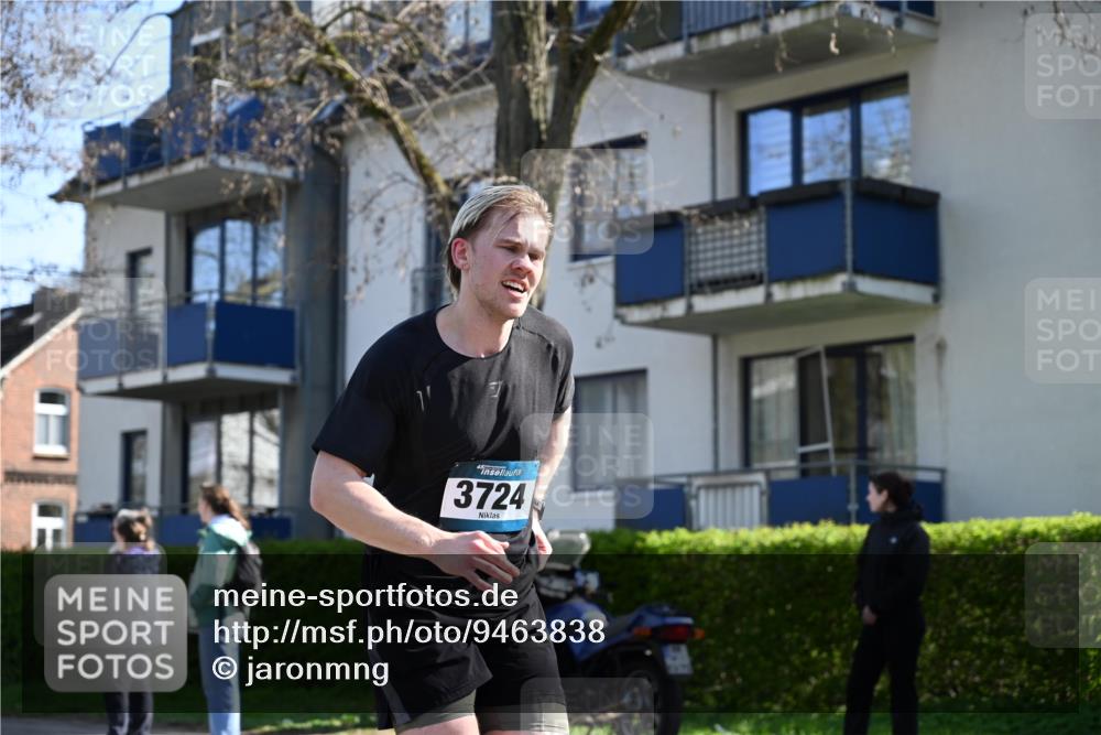 12.04.2026 - 45. Internationalen Wilhelmsburger Insellauf J. Mangold http://msf.ph/oto/9463838 12.04.2026 10:54:10 Ziel 2606, 3918, 5740, 2958, 2957, 2895, 3724, 2399, 3580, 3596, 4131, 2569, 4389, 4390, 2701, 4687, 3818, 4711 meine-sportfotos.de