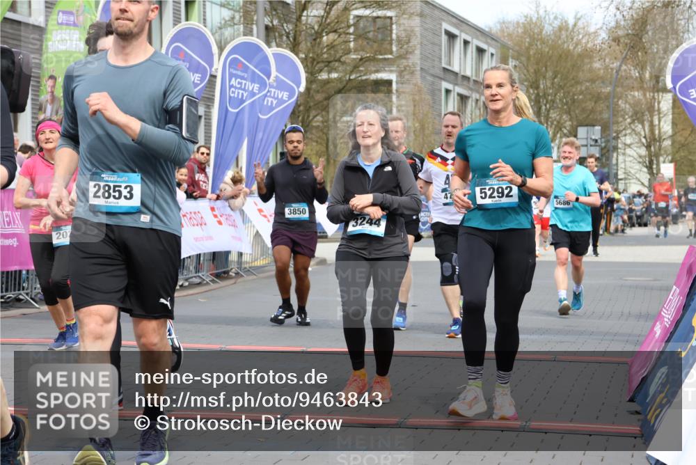 12.04.2026 - 45. Internationalen Wilhelmsburger Insellauf Strokosch-Dieckow http://msf.ph/oto/9463843 12.04.2026 13:16:17 Ziel 3250, 5008, 2853, 3280, 3244, 5292, 4861, 2032, 4731, 2884, 3850, 4053, 5686 meine-sportfotos.de