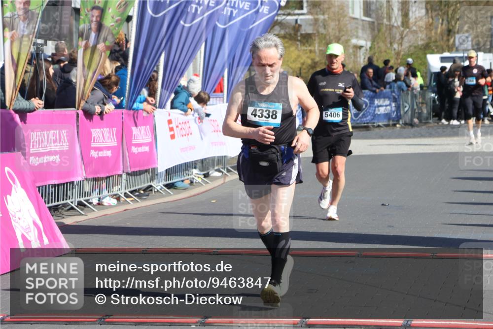 12.04.2026 - 45. Internationalen Wilhelmsburger Insellauf Strokosch-Dieckow http://msf.ph/oto/9463847 12.04.2026 10:54:12 Ziel 4338, 5406 meine-sportfotos.de