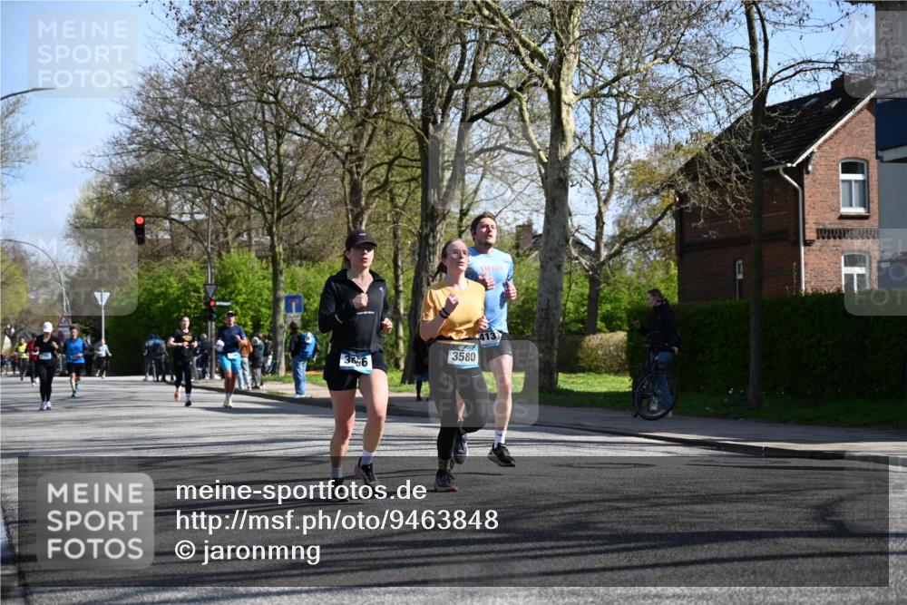 12.04.2026 - 45. Internationalen Wilhelmsburger Insellauf J. Mangold http://msf.ph/oto/9463848 12.04.2026 10:54:16 Ziel 2958, 2957, 2895, 3724, 2399, 3580, 3596, 4131, 2569, 4389, 4390, 2701, 2701, 4687, 3818, 4711, 2088, 5660, 5317 meine-sportfotos.de