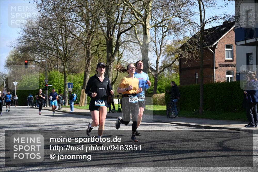 12.04.2026 - 45. Internationalen Wilhelmsburger Insellauf J. Mangold http://msf.ph/oto/9463851 12.04.2026 10:54:16 Ziel 2958, 2957, 2895, 3724, 2399, 3580, 3596, 4131, 2569, 4389, 4390, 2701, 2701, 4687, 3818, 4711, 2088, 5660, 5317 meine-sportfotos.de