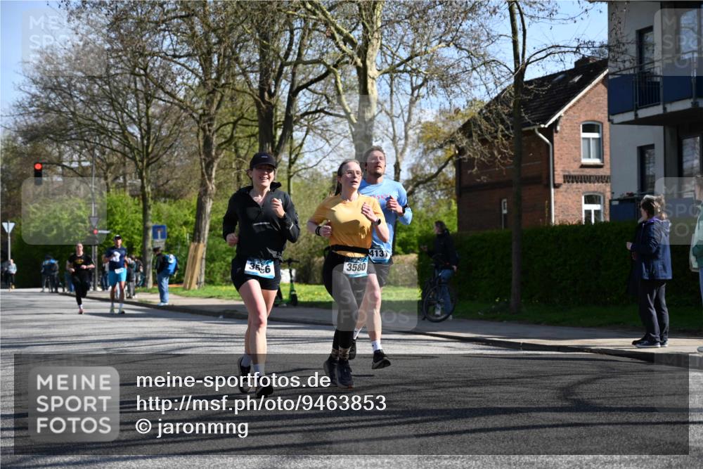 12.04.2026 - 45. Internationalen Wilhelmsburger Insellauf J. Mangold http://msf.ph/oto/9463853 12.04.2026 10:54:16 Ziel 2958, 2957, 2895, 3724, 2399, 3580, 3596, 4131, 2569, 4389, 4390, 2701, 2701, 4687, 3818, 4711, 2088, 5660, 5317 meine-sportfotos.de