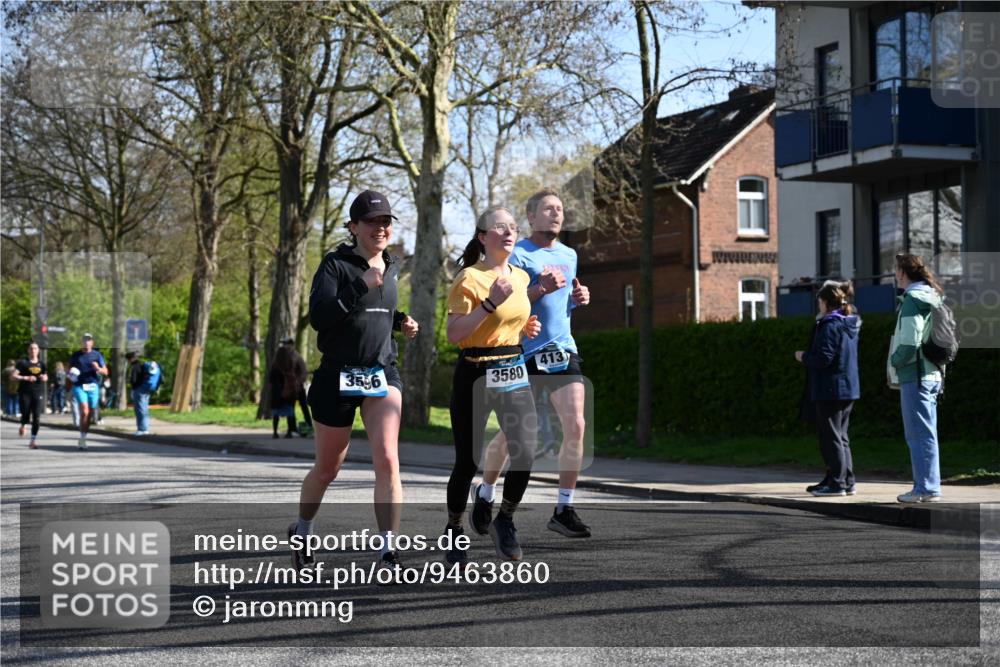 12.04.2026 - 45. Internationalen Wilhelmsburger Insellauf J. Mangold http://msf.ph/oto/9463860 12.04.2026 10:54:17 Ziel 3724, 2399, 3580, 3596, 4131, 2569, 4389, 4390, 2701, 4687, 3818, 4711, 2088, 5660, 5317 meine-sportfotos.de