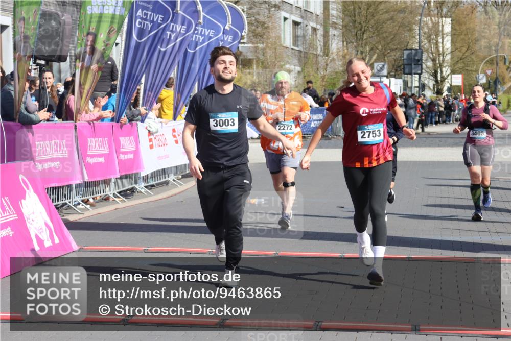 12.04.2026 - 45. Internationalen Wilhelmsburger Insellauf Strokosch-Dieckow http://msf.ph/oto/9463865 12.04.2026 11:13:06 Ziel 3003, 2753, 2272, 3718, 3405 meine-sportfotos.de