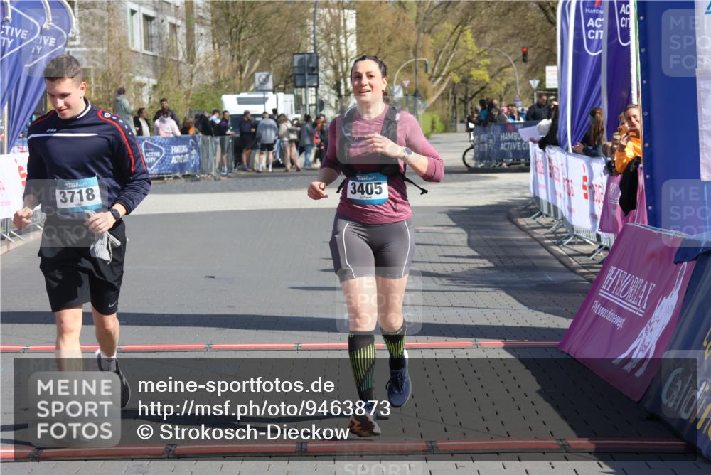 12.04.2026 - 45. Internationalen Wilhelmsburger Insellauf Strokosch-Dieckow http://msf.ph/oto/9463873 12.04.2026 11:13:09 Ziel 3003, 2753, 2272, 3718, 3405 meine-sportfotos.de