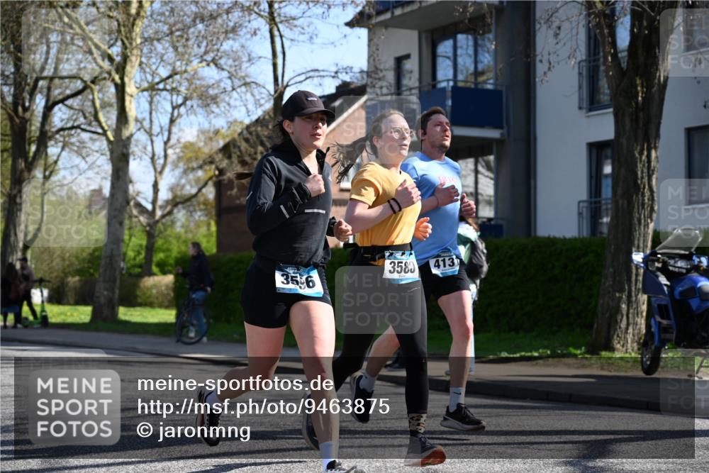 12.04.2026 - 45. Internationalen Wilhelmsburger Insellauf J. Mangold http://msf.ph/oto/9463875 12.04.2026 10:54:17 Ziel 3724, 2399, 3580, 3596, 4131, 2569, 4389, 4390, 2701, 4687, 3818, 4711, 2088, 5660, 5317 meine-sportfotos.de