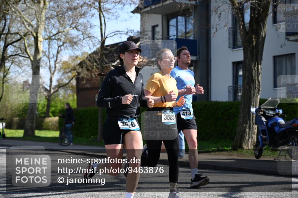 12.04.2026 - 45. Internationalen Wilhelmsburger Insellauf J. Mangold http://msf.ph/oto/9463876 12.04.2026 10:54:18 Ziel 3724, 2399, 3580, 3596, 4131, 2569, 4389, 4390, 2701, 4687, 3818, 3818, 4711, 2088, 5660, 5317 meine-sportfotos.de