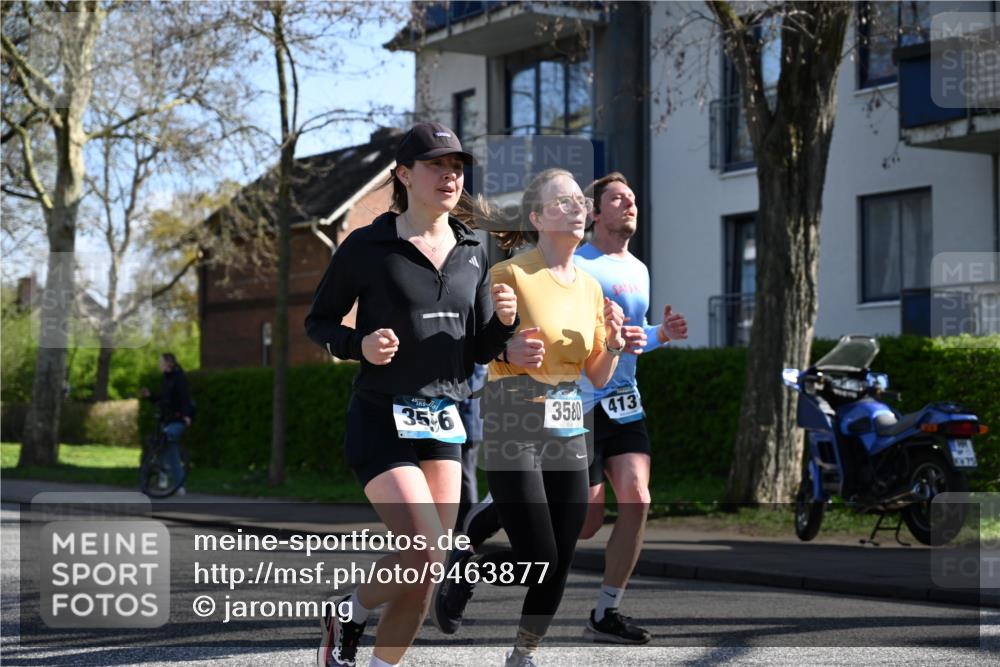 12.04.2026 - 45. Internationalen Wilhelmsburger Insellauf J. Mangold http://msf.ph/oto/9463877 12.04.2026 10:54:18 Ziel 3724, 2399, 3580, 3596, 4131, 2569, 4389, 4390, 2701, 4687, 3818, 3818, 4711, 2088, 5660, 5317 meine-sportfotos.de