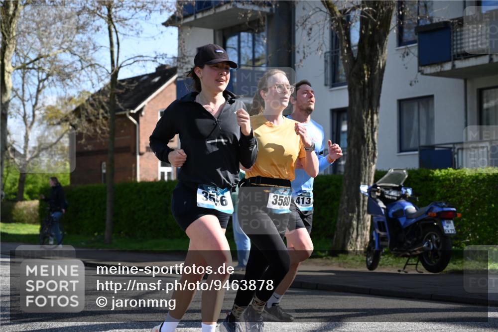 12.04.2026 - 45. Internationalen Wilhelmsburger Insellauf J. Mangold http://msf.ph/oto/9463878 12.04.2026 10:54:18 Ziel 3724, 2399, 3580, 3596, 4131, 2569, 4389, 4390, 2701, 4687, 3818, 3818, 4711, 2088, 5660, 5317 meine-sportfotos.de