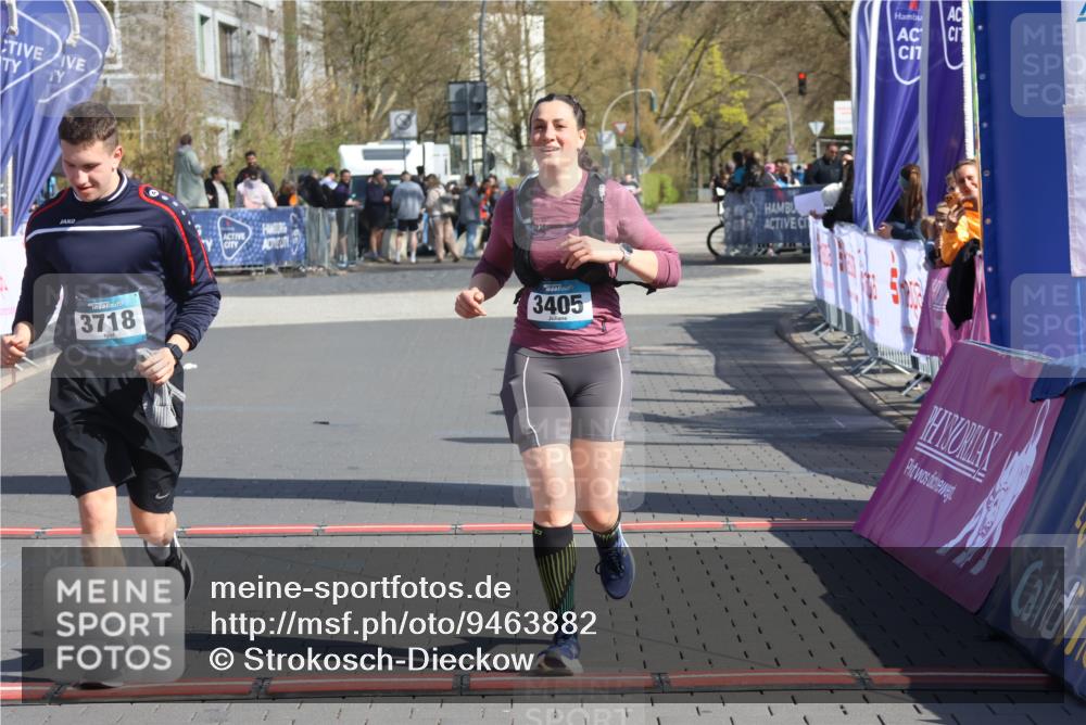 12.04.2026 - 45. Internationalen Wilhelmsburger Insellauf Strokosch-Dieckow http://msf.ph/oto/9463882 12.04.2026 11:13:09 Ziel 3003, 2753, 2272, 3718, 3405 meine-sportfotos.de