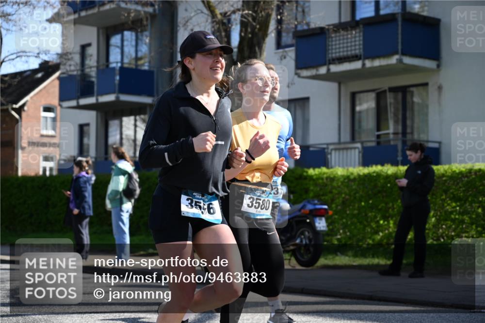 12.04.2026 - 45. Internationalen Wilhelmsburger Insellauf J. Mangold http://msf.ph/oto/9463883 12.04.2026 10:54:18 Ziel 3724, 2399, 3580, 3596, 4131, 2569, 4389, 4390, 2701, 4687, 3818, 3818, 4711, 2088, 5660, 5317 meine-sportfotos.de