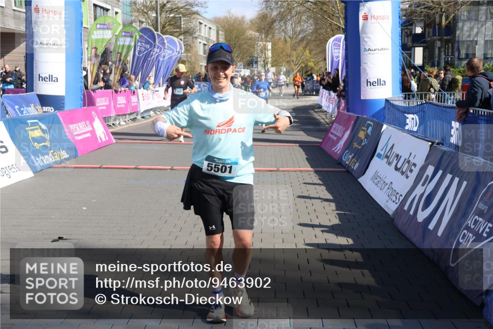12.04.2026 - 45. Internationalen Wilhelmsburger Insellauf Strokosch-Dieckow http://msf.ph/oto/9463902 12.04.2026 10:54:20 Ziel 2368, 5347, 3399 meine-sportfotos.de