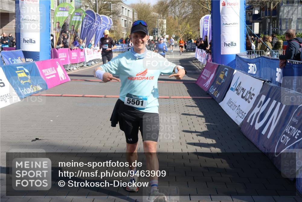 12.04.2026 - 45. Internationalen Wilhelmsburger Insellauf Strokosch-Dieckow http://msf.ph/oto/9463909 12.04.2026 10:54:20 Ziel 2368, 5347, 3399 meine-sportfotos.de
