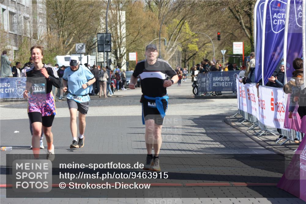 12.04.2026 - 45. Internationalen Wilhelmsburger Insellauf Strokosch-Dieckow http://msf.ph/oto/9463915 12.04.2026 11:13:34 Ziel 3714, 3703, 3092, 3155 meine-sportfotos.de
