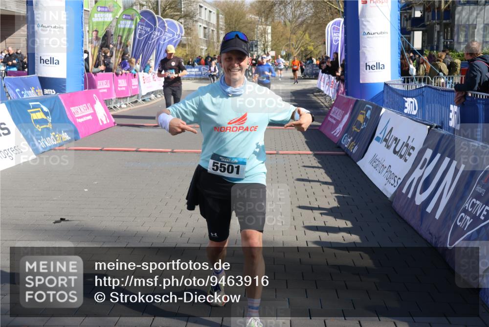 12.04.2026 - 45. Internationalen Wilhelmsburger Insellauf Strokosch-Dieckow http://msf.ph/oto/9463916 12.04.2026 10:54:20 Ziel 2368, 5347, 3399 meine-sportfotos.de
