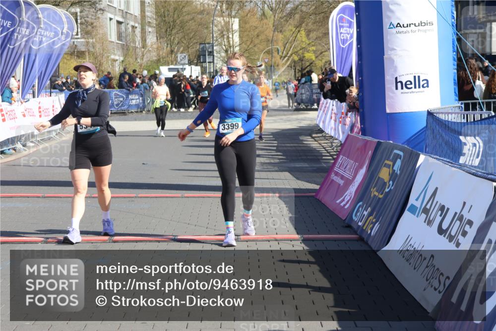 12.04.2026 - 45. Internationalen Wilhelmsburger Insellauf Strokosch-Dieckow http://msf.ph/oto/9463918 12.04.2026 10:54:23 Ziel 2368, 5347, 3399, 2606 meine-sportfotos.de