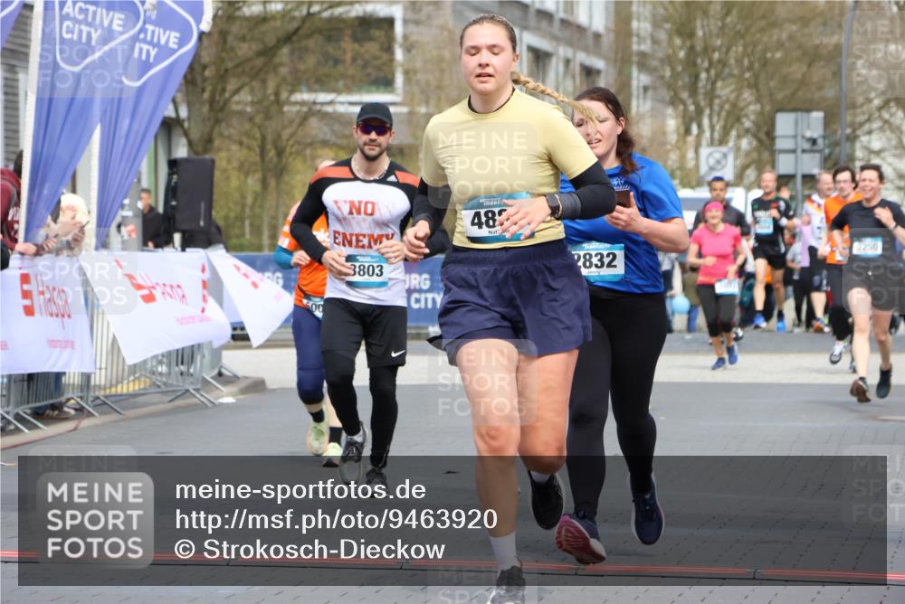 12.04.2026 - 45. Internationalen Wilhelmsburger Insellauf Strokosch-Dieckow http://msf.ph/oto/9463920 12.04.2026 13:16:08 Ziel 5675, 4616, 4880, 2832, 3803, 3801 meine-sportfotos.de