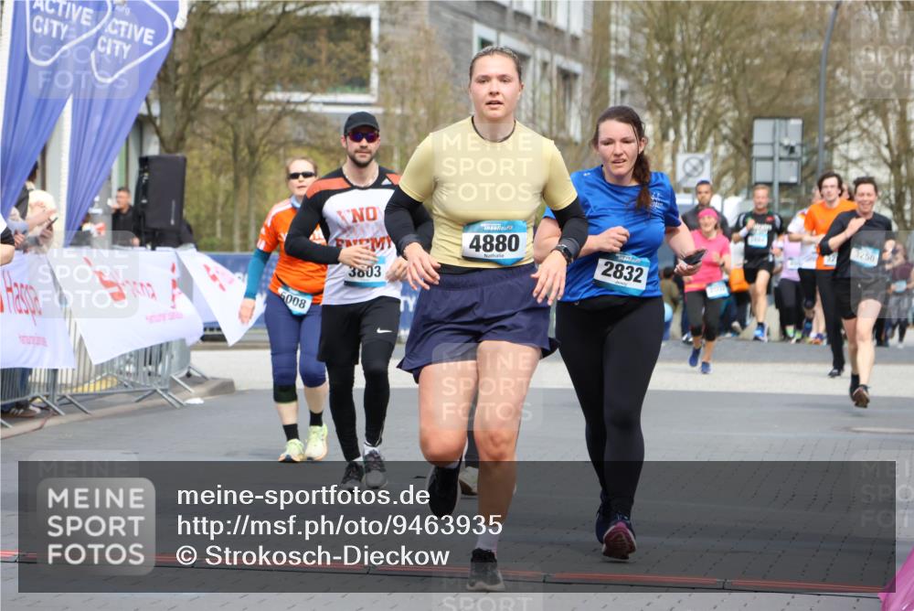 12.04.2026 - 45. Internationalen Wilhelmsburger Insellauf Strokosch-Dieckow http://msf.ph/oto/9463935 12.04.2026 13:16:08 Ziel 5675, 4616, 4880, 2832, 3803, 3801 meine-sportfotos.de