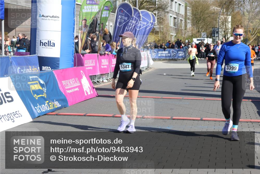 12.04.2026 - 45. Internationalen Wilhelmsburger Insellauf Strokosch-Dieckow http://msf.ph/oto/9463943 12.04.2026 10:54:25 Ziel 2368, 5347, 3399, 2606 meine-sportfotos.de