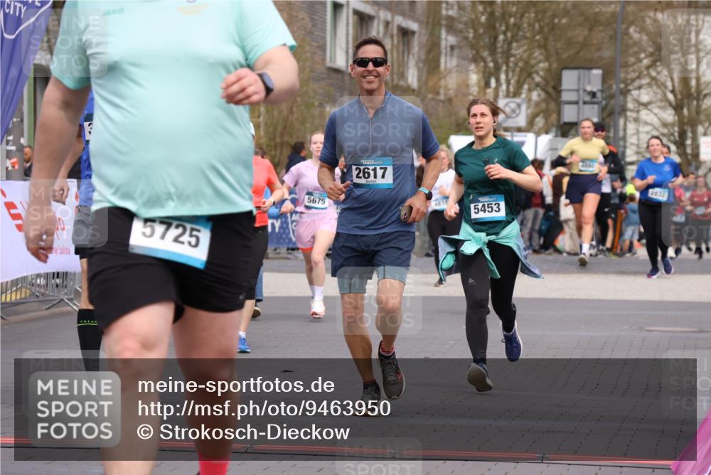 12.04.2026 - 45. Internationalen Wilhelmsburger Insellauf Strokosch-Dieckow http://msf.ph/oto/9463950 12.04.2026 13:15:59 Ziel 3232, 2774, 5725, 3770, 2617, 5453, 4942, 4964 meine-sportfotos.de