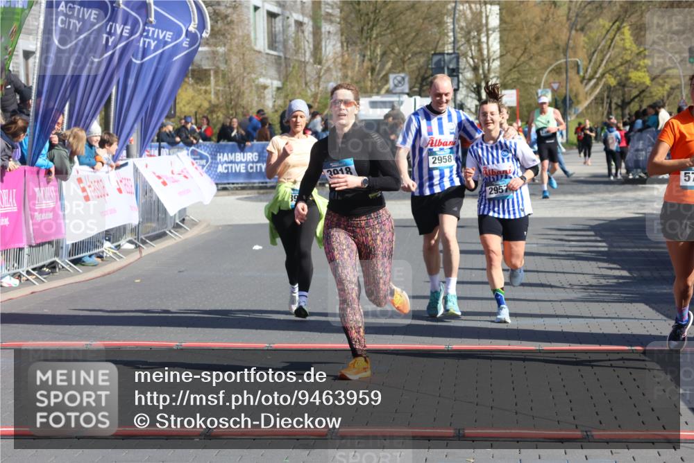 12.04.2026 - 45. Internationalen Wilhelmsburger Insellauf Strokosch-Dieckow http://msf.ph/oto/9463959 12.04.2026 10:54:29 Ziel 2606, 3918, 5740, 2958, 2957, 2895 meine-sportfotos.de