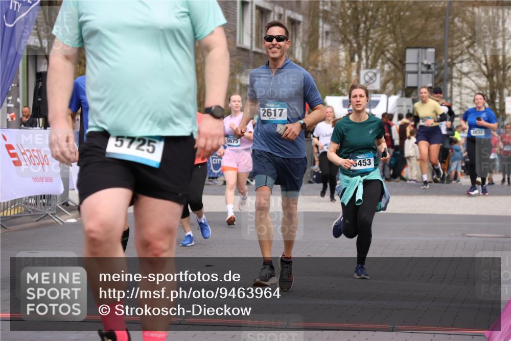 12.04.2026 - 45. Internationalen Wilhelmsburger Insellauf Strokosch-Dieckow http://msf.ph/oto/9463964 12.04.2026 13:15:58 Ziel 3232, 2774, 5725, 3770, 2617, 5453 meine-sportfotos.de