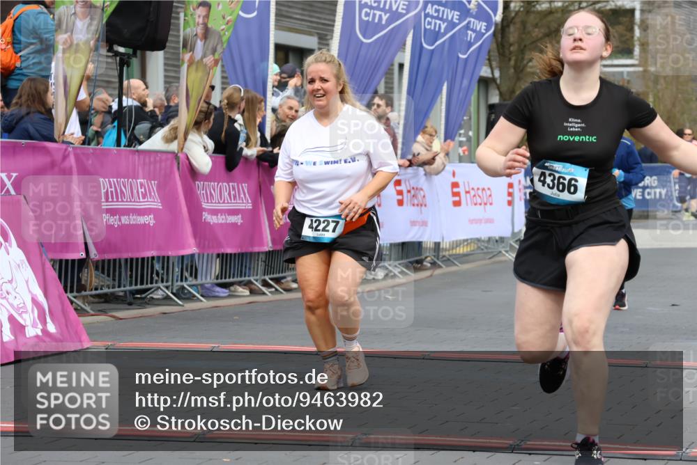 12.04.2026 - 45. Internationalen Wilhelmsburger Insellauf Strokosch-Dieckow http://msf.ph/oto/9463982 12.04.2026 13:15:52 Ziel 4366, 4227, 3232, 2774, 5725 meine-sportfotos.de