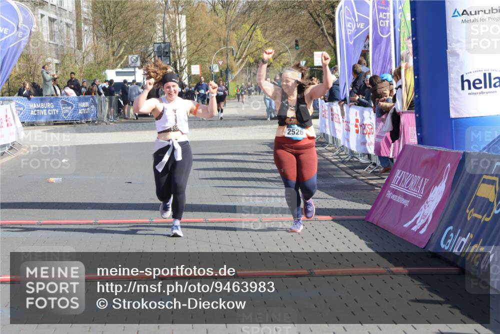 12.04.2026 - 45. Internationalen Wilhelmsburger Insellauf Strokosch-Dieckow http://msf.ph/oto/9463983 12.04.2026 11:14:05 Ziel 2527, 2526 meine-sportfotos.de